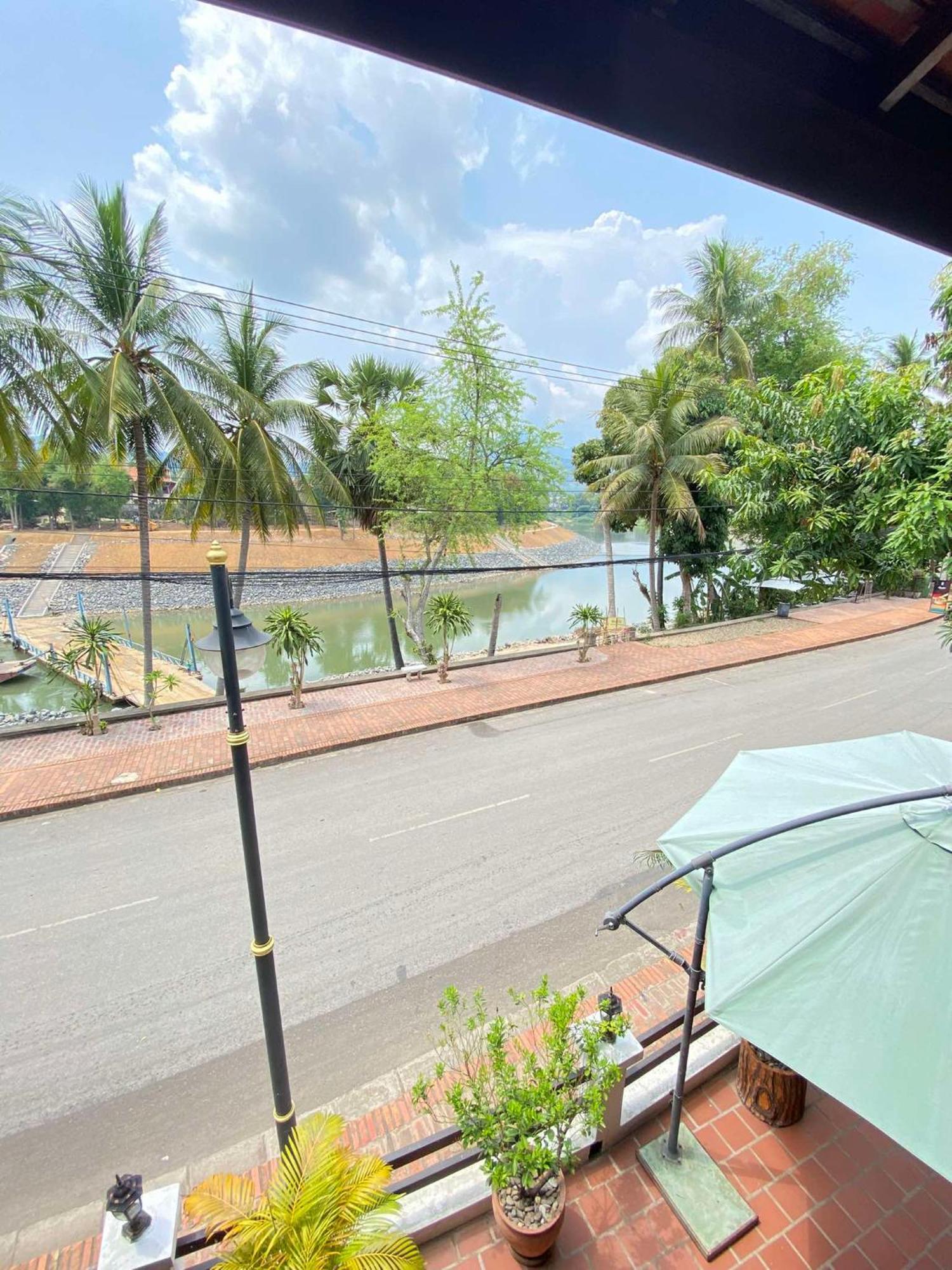 Golden Lotus Namkhan View Luang Prabang Exteriér fotografie